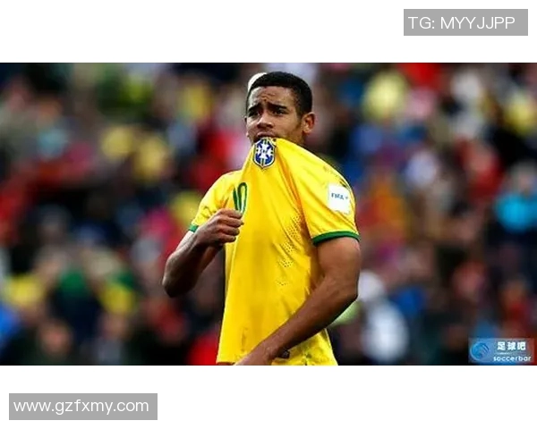 托列斯的传奇之路:从足球新星到世界级巨星的成长历程